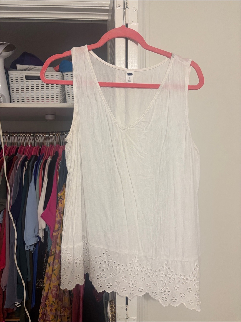 Women’s White Sleeveless Eyelet Hem V-Neck Top